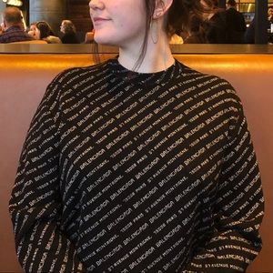 balenciaga sweater
